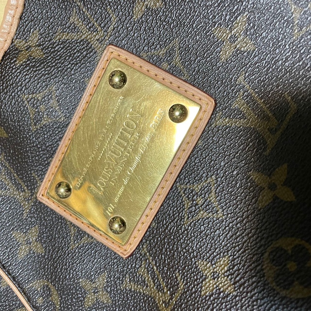 Louis Vuitton - Picture 13 of 15